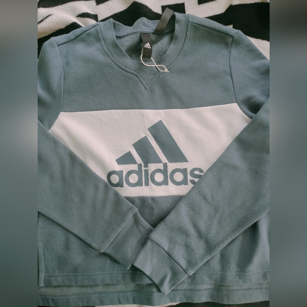 Adidas Crew neck sweatshirt size M